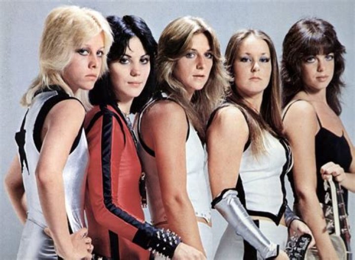 Cherie Currie ·